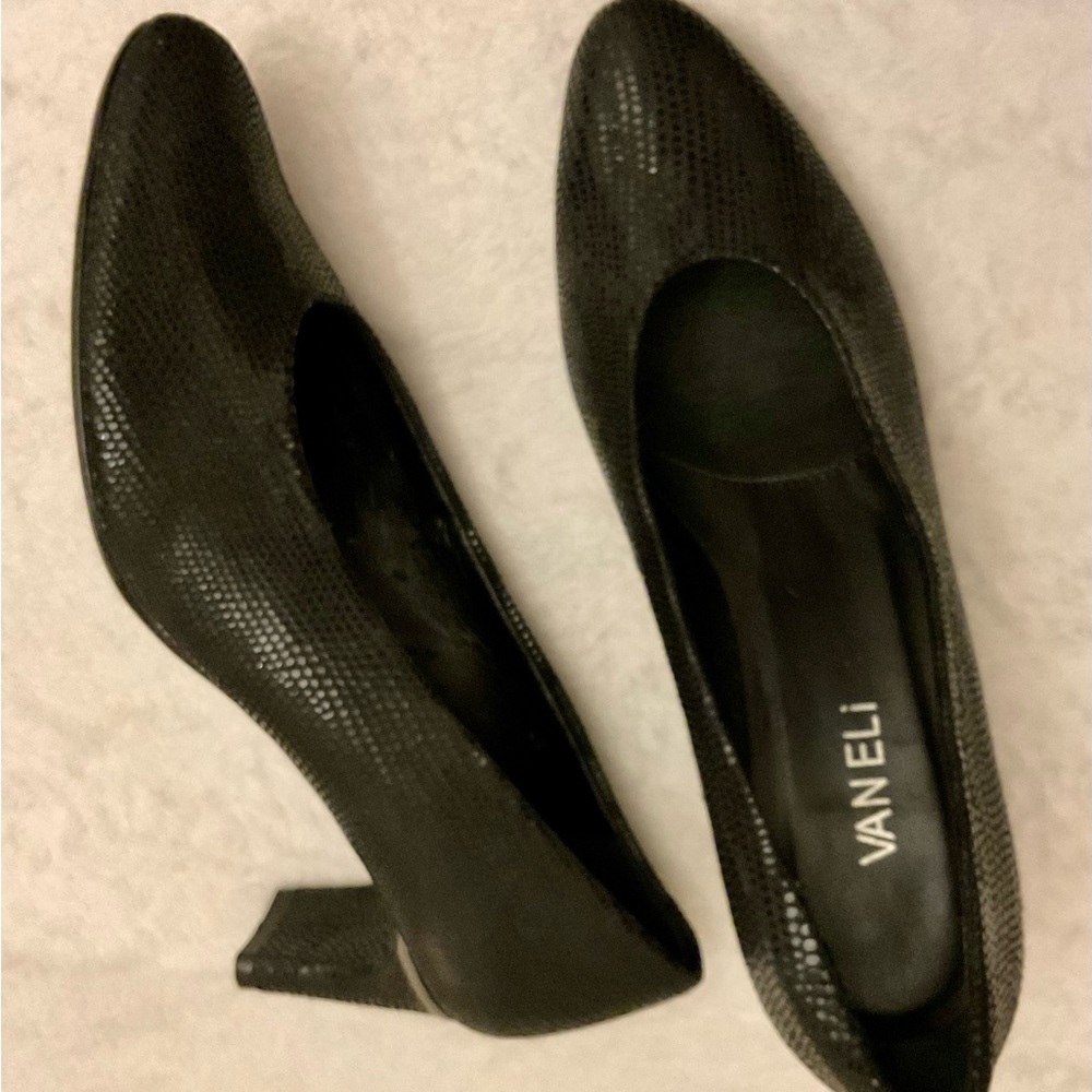 VANELi Black Women's Shoes Snakeskin Excellent Condition